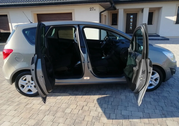 Opel Meriva cena 24900 przebieg: 166000, rok produkcji 2011 z Łask małe 781